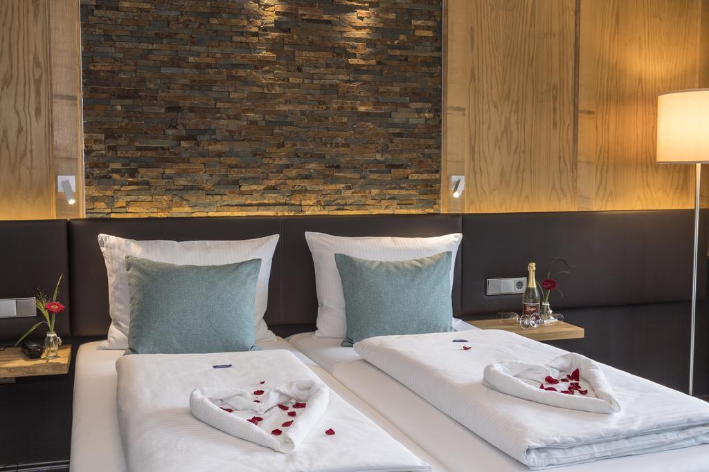 Hotel & Restaurant Becher Donzdorf Екстериор снимка